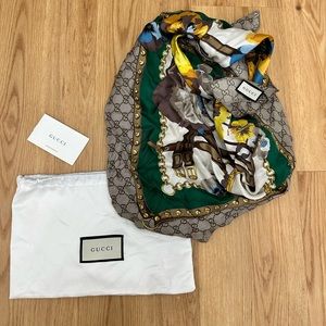 Gucci silk scarf with dust bag and tag